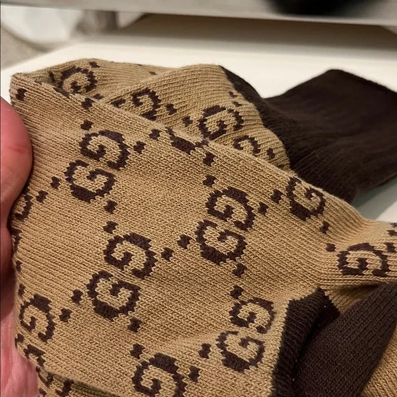 Authentic Gucci Beige and Dark Brown Unisex Socks - Picture 4 of 4